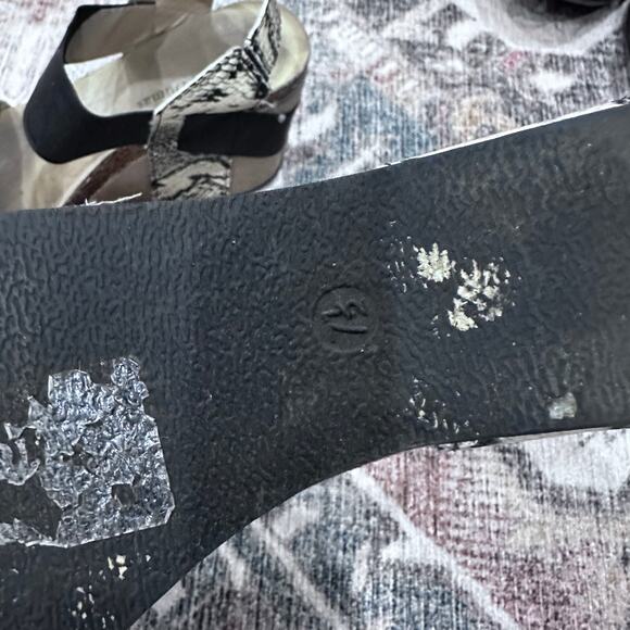 Pierre Dumas Hester 1 Womens Black Off-White Snake Print - Picture 5 of 8